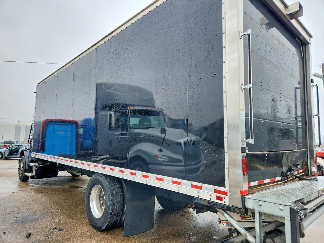 2021 Freigliner 2021 Freightliner Business Class M2 BOX Truck
