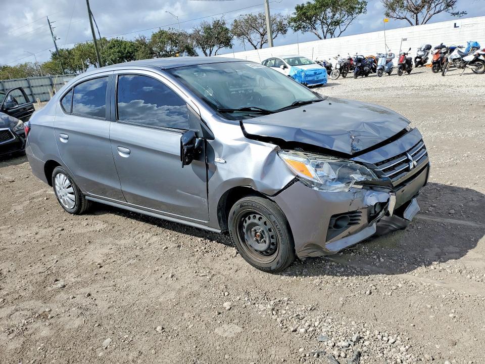 2022 Mitsubishi Mirage G4 es