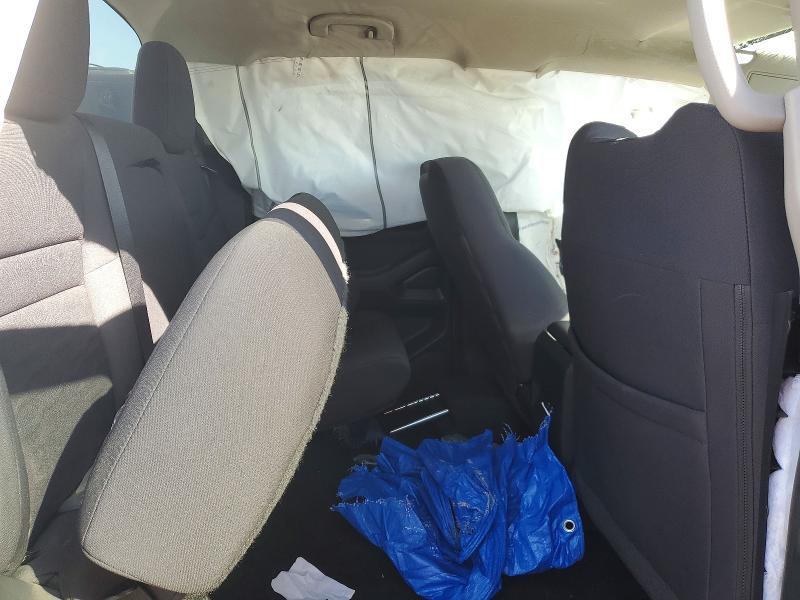 2022 Nissan Frontier S