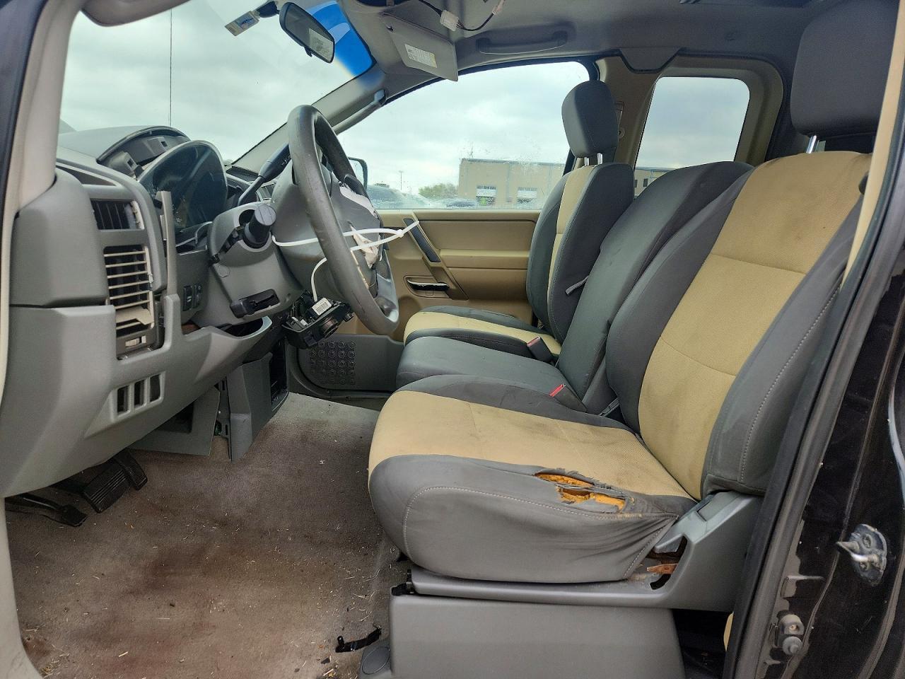 2004 Nissan Titan XE