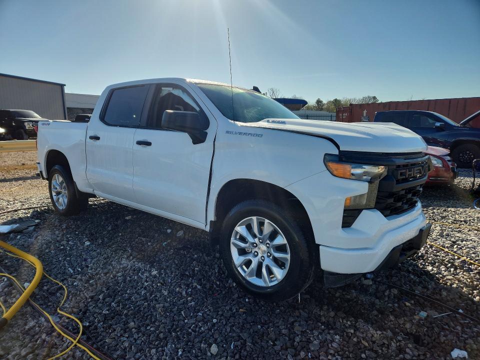 2026 Chevrolet Silverado K1500 Custom