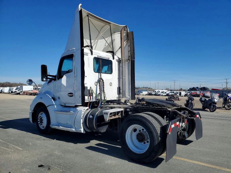 2014 Kenworth T680 Semi Truck