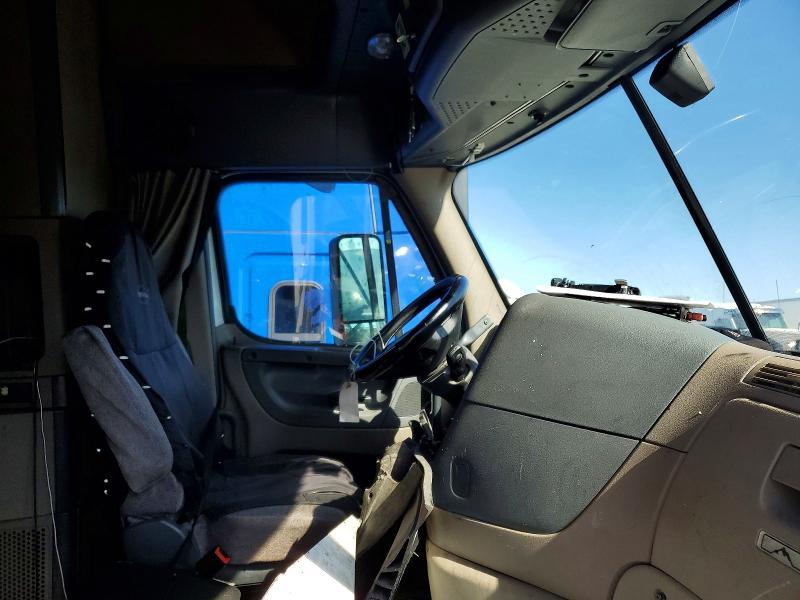 2016 Freigliner 2016 Freightliner Cascadia 125 Semi Truck