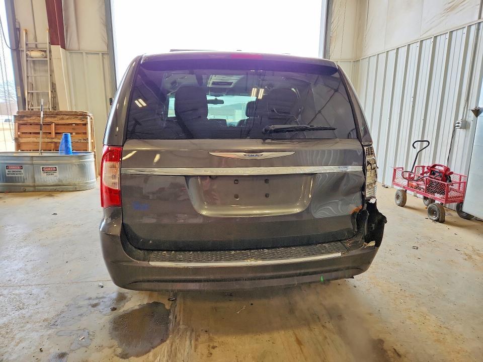 2016 Chrysler Town & Country Touring