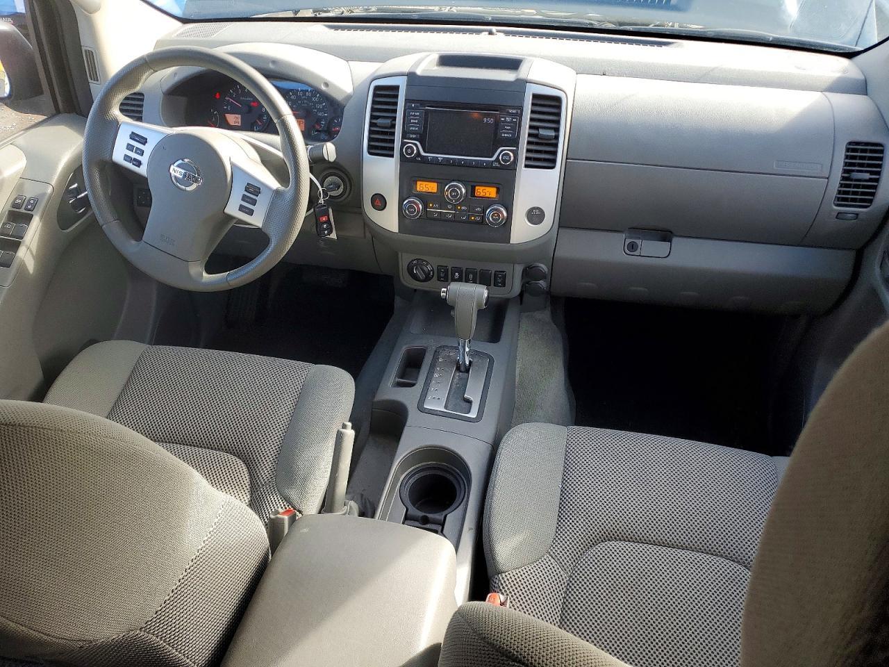 2016 Nissan Frontier SV