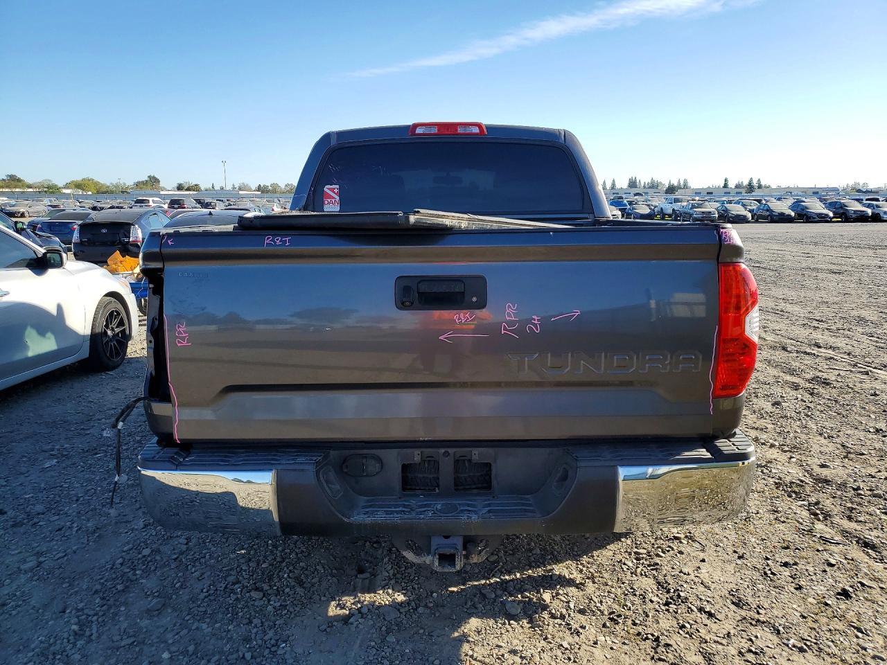 2014 Toyota Tundra SR5