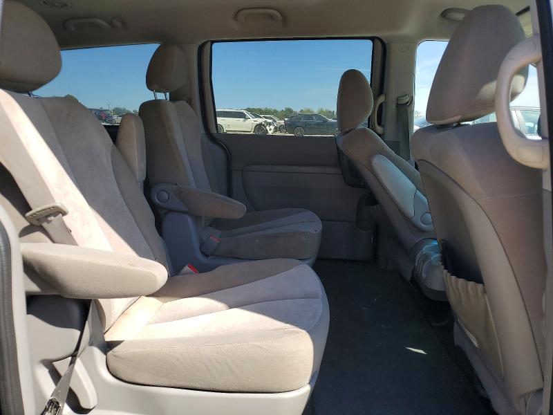 2014 KIA Sedona lx