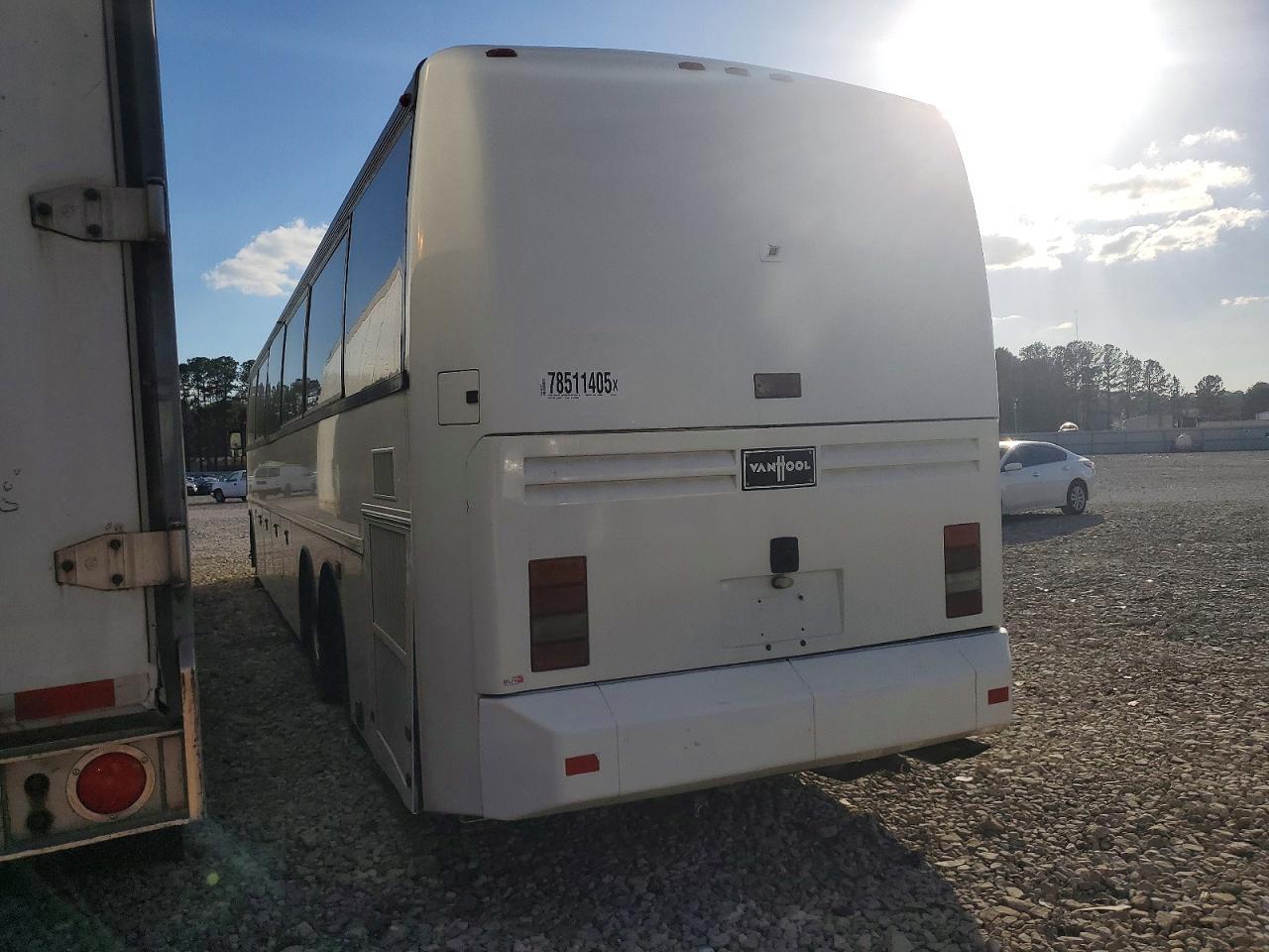 2000 Van Hool T900