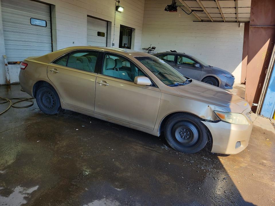 2010 Toyota Camry le