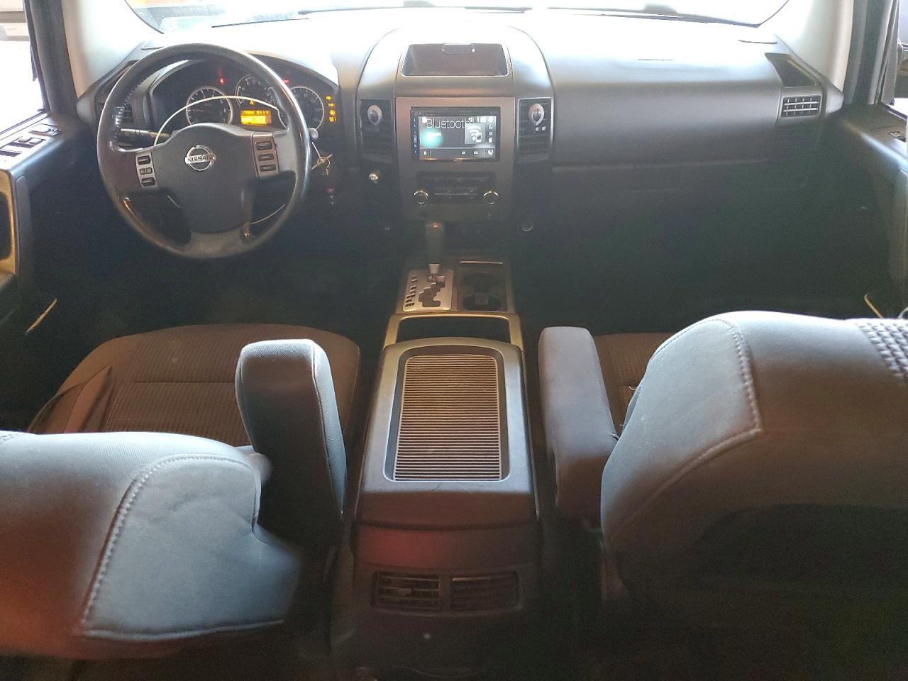 2011 Nissan Titan SV