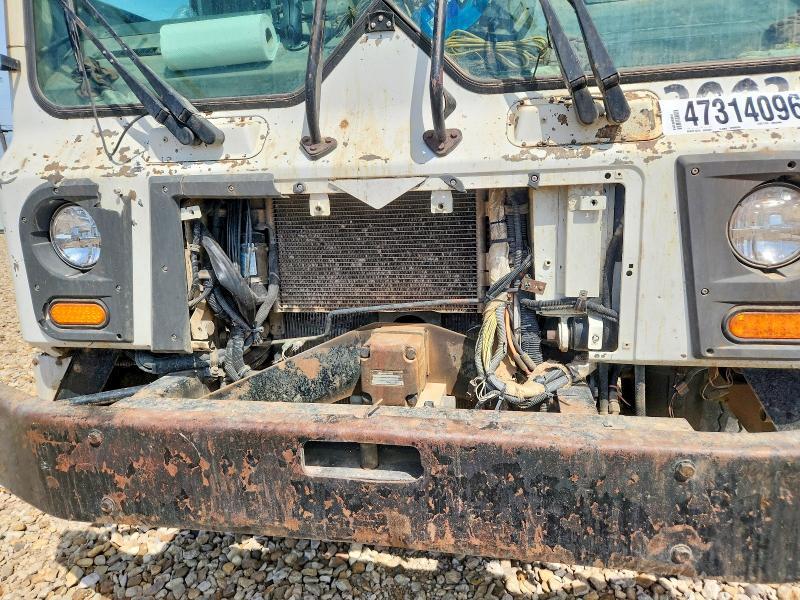 2010 Mack MRU613 Refuse Truck