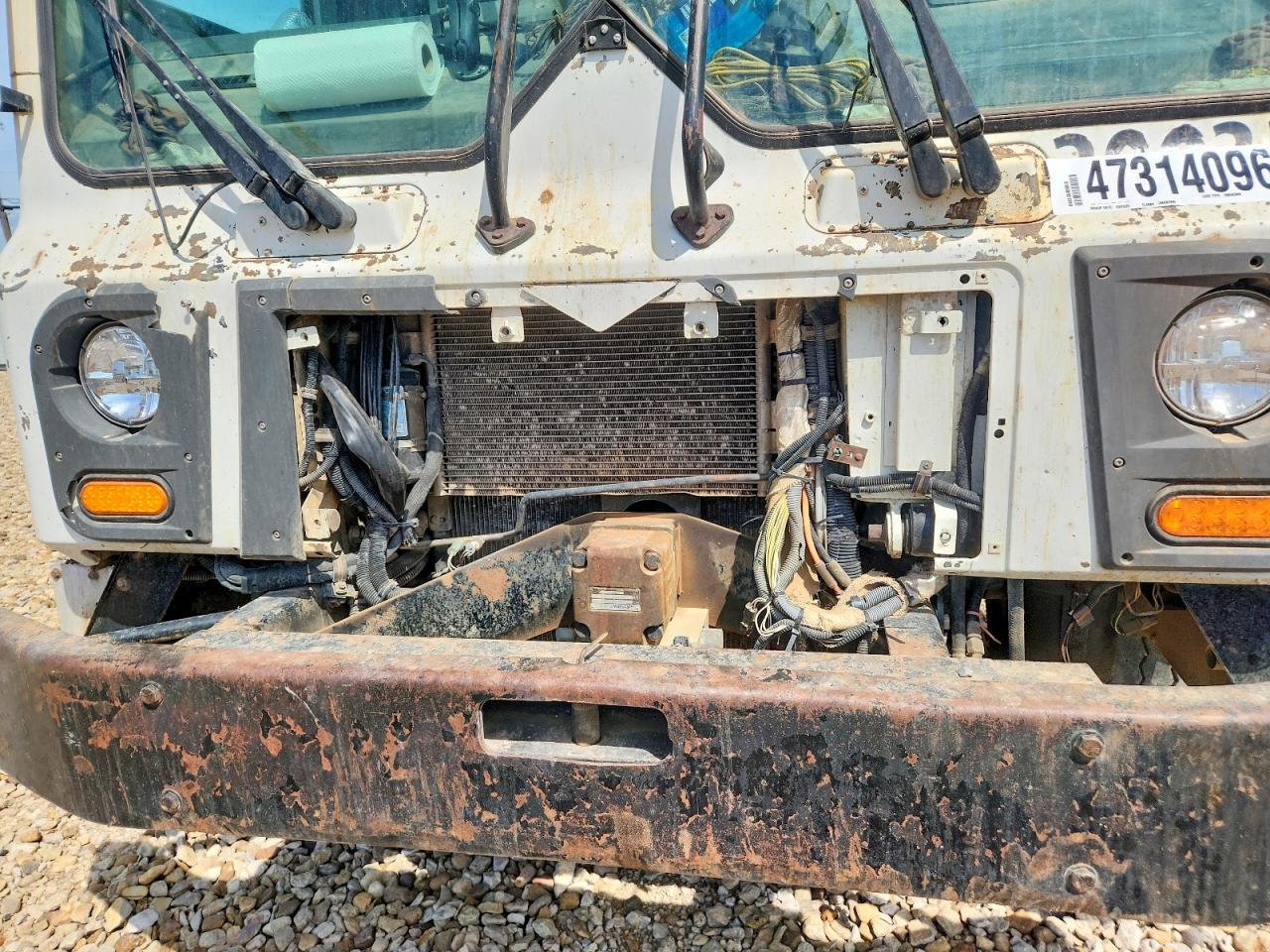 2010 Mack MRU613 Refuse Truck