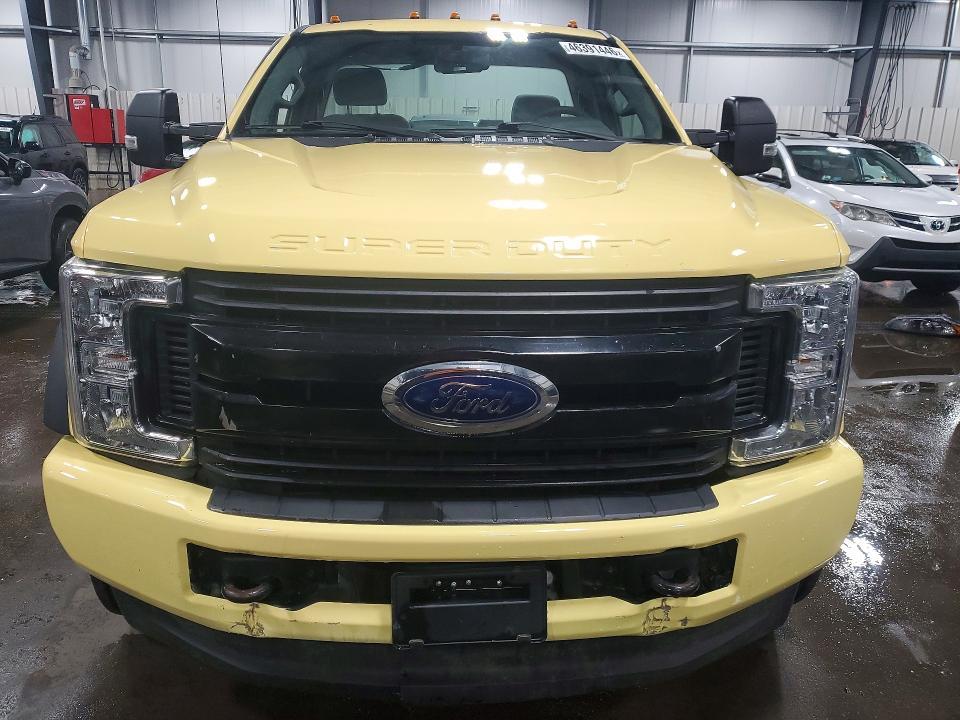 2019 Ford F550 Super Duty Truck cab and Chassis