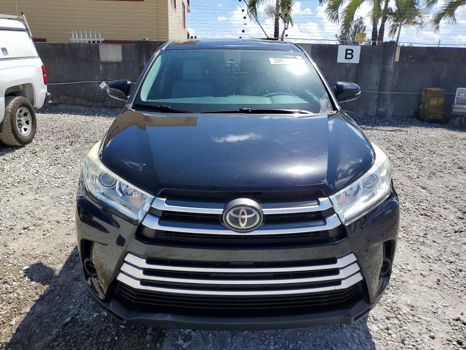 2019 Toyota Highlander le