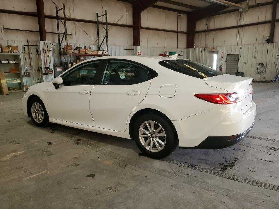 2025 Toyota Camry le