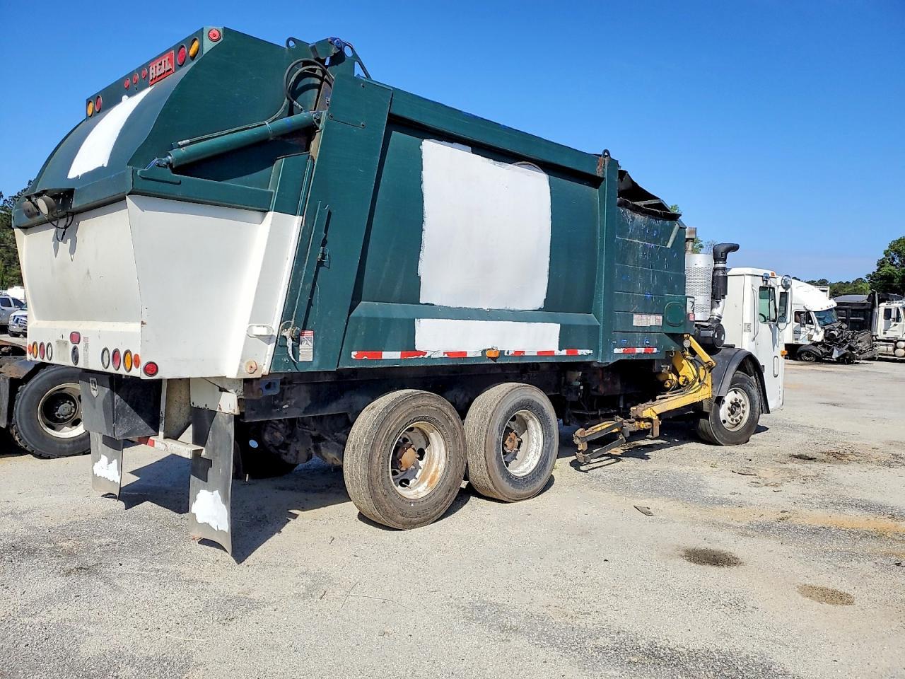 2016 Mack LEU613 Refuse Truck