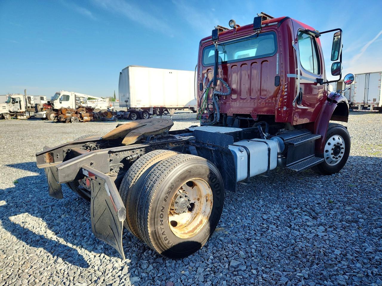 2016 Freigliner 2016 Freightliner Business Class M2 Semi Truck