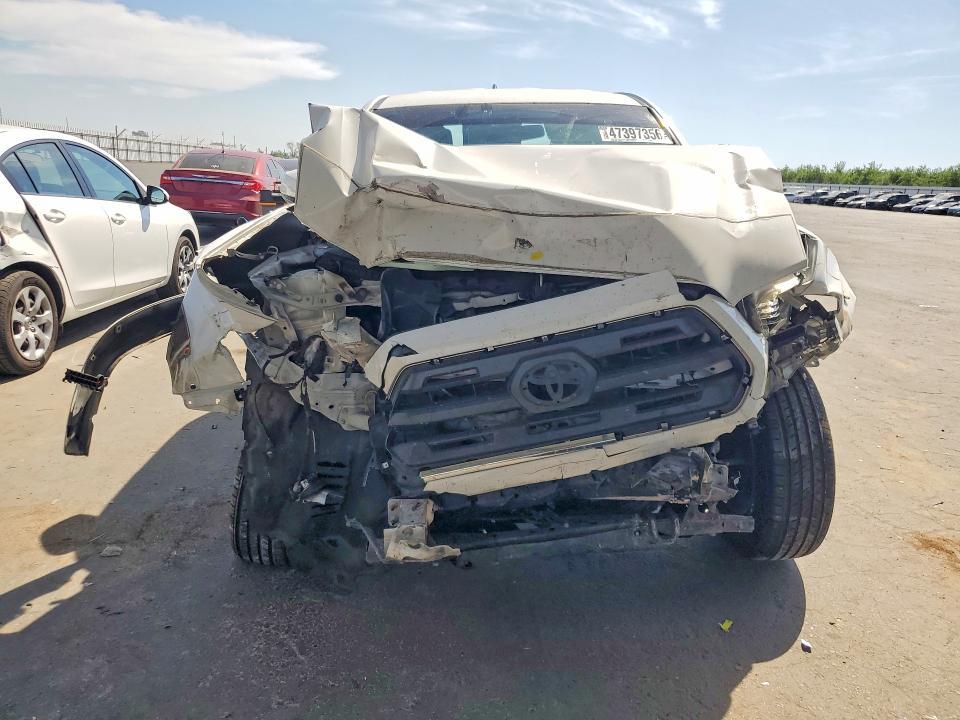 2016 Toyota Tacoma SR5