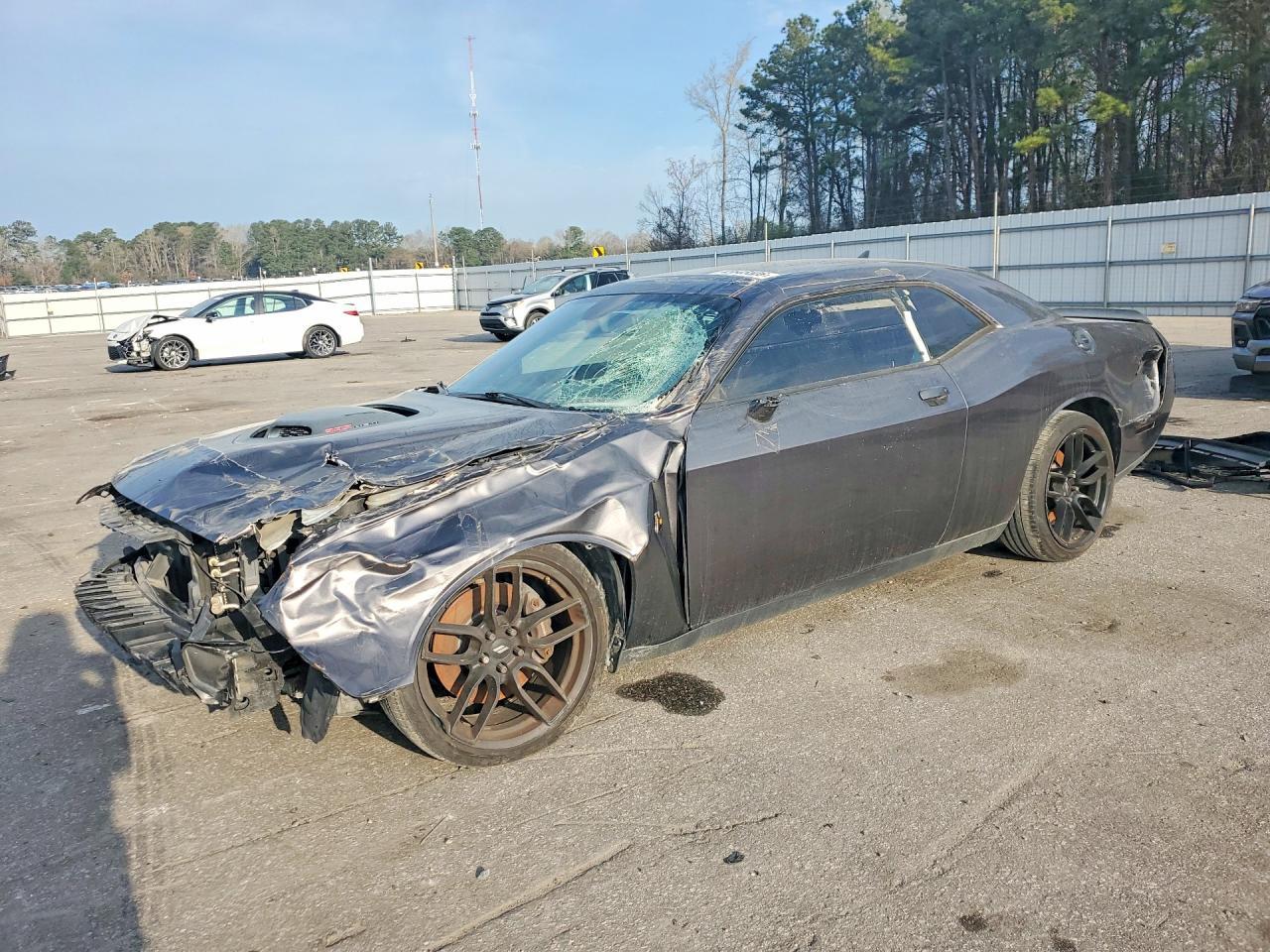 2017 Dodge Challenger r