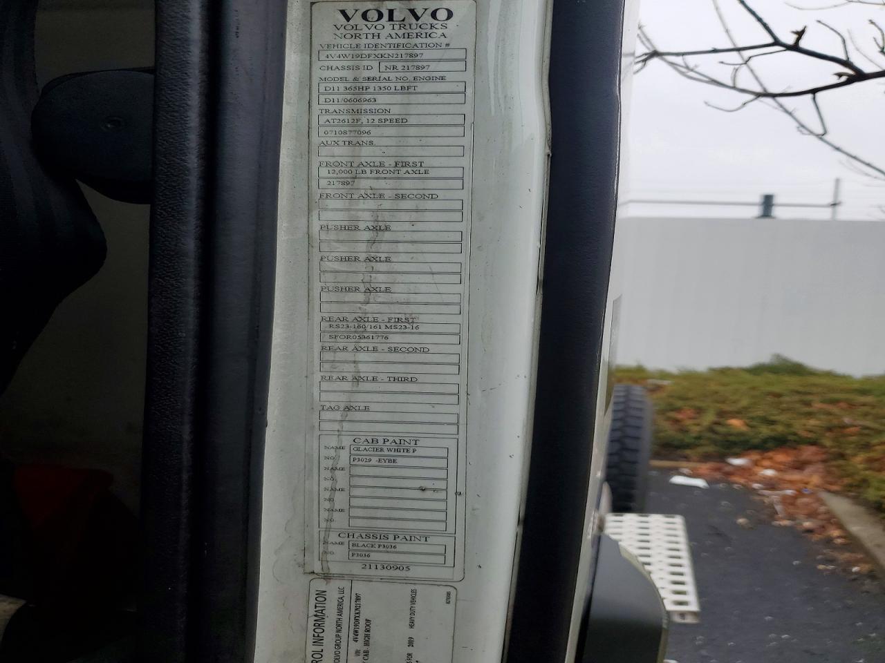 2019 Volvo VNR-Semi Truck