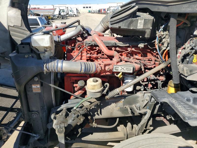 2018 Peterbilt 579 Semi Truck