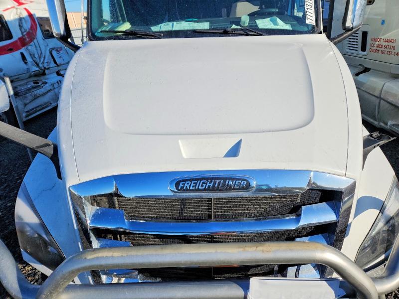 2020 Freigliner 2020 Freightliner Cascadia 126 Semi Truck