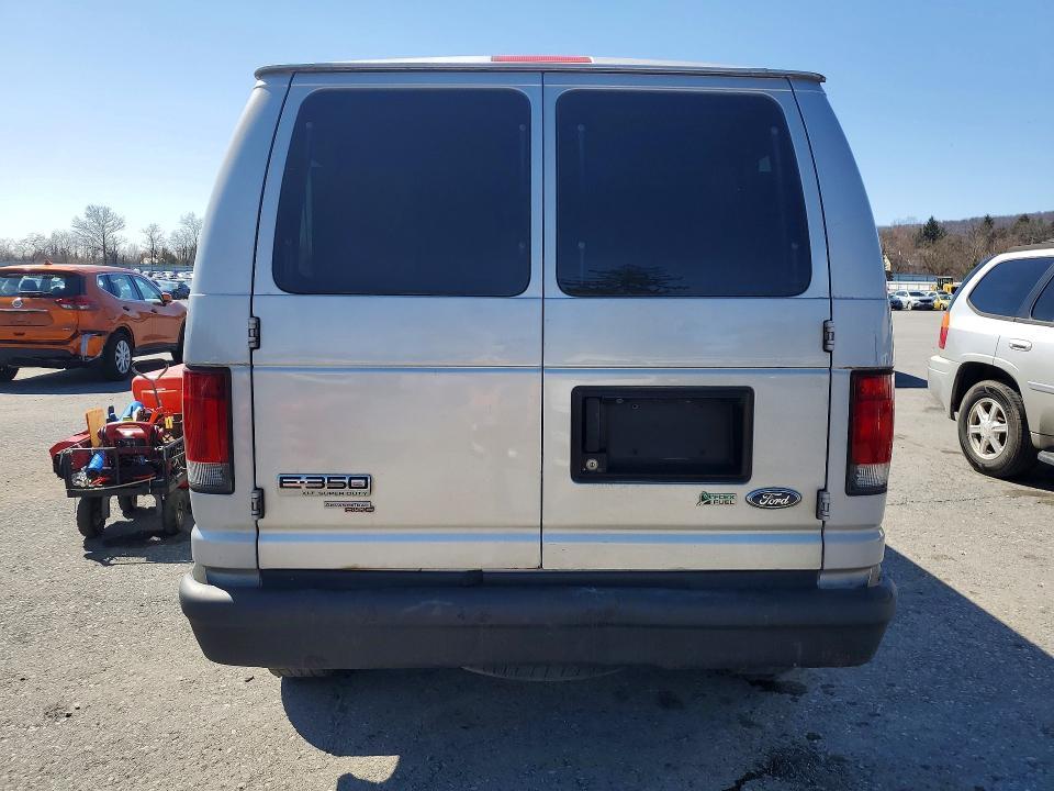 2013 Ford Econoline E350 Super Duty Wagon