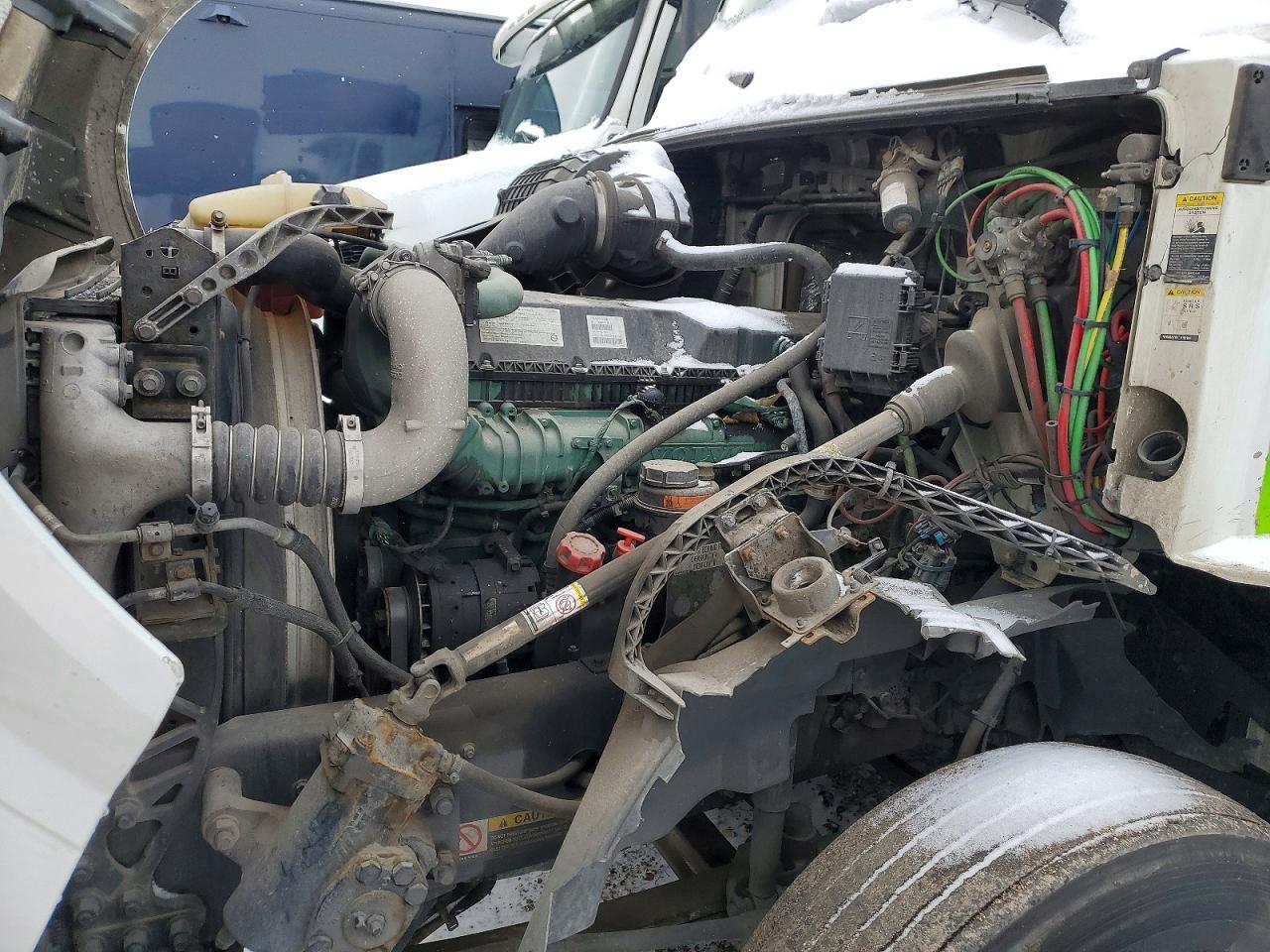 2018 Volvo VN VNL-Semi Truck