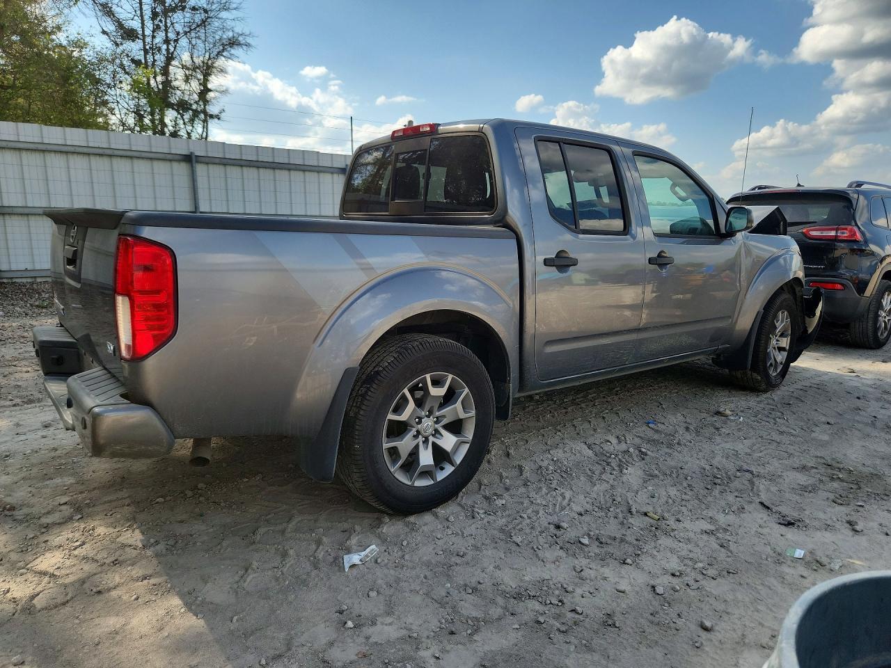 2020 Nissan Frontier SV