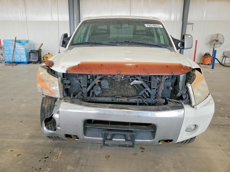 2010 Nissan Titan SE