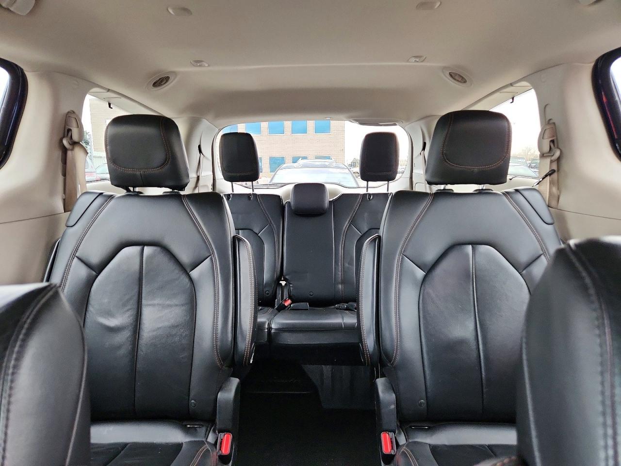 2017 Chrysler Pacifica Touring l
