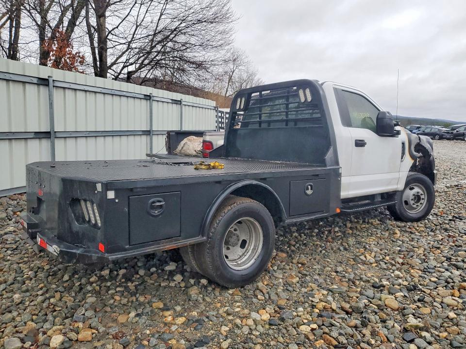 2021 Ford F350 Super Duty Flatbed Truck