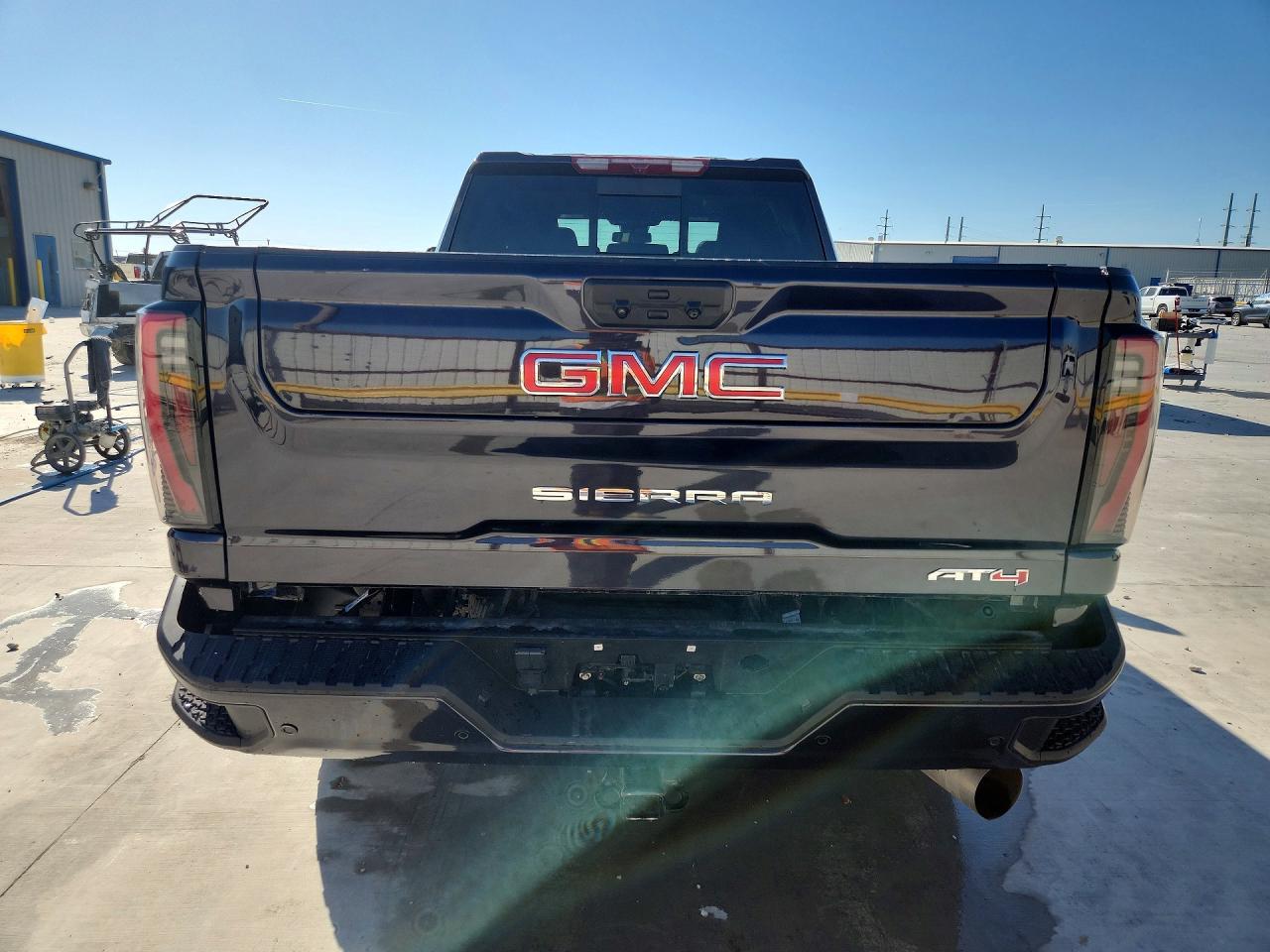 2024 GMC Sierra K2500 AT4