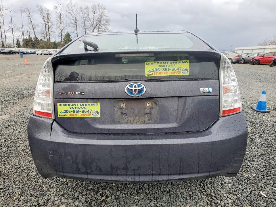 2010 Toyota Prius iii