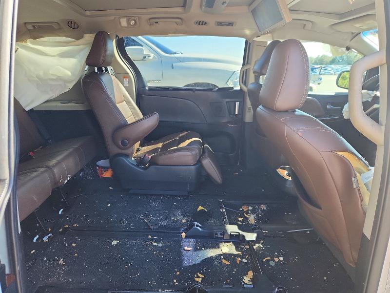 2016 Toyota Sienna Limited Premium 7-passenger