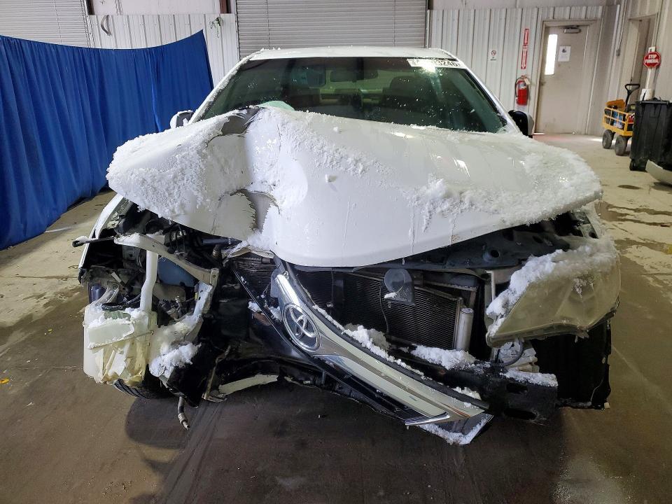 2014 Toyota Camry le