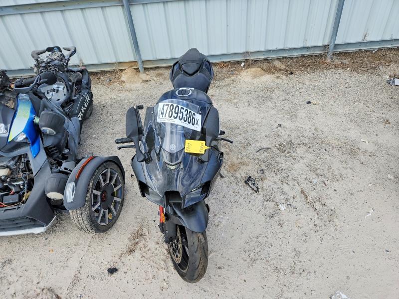 2025 Kawasaki ZX1002 L