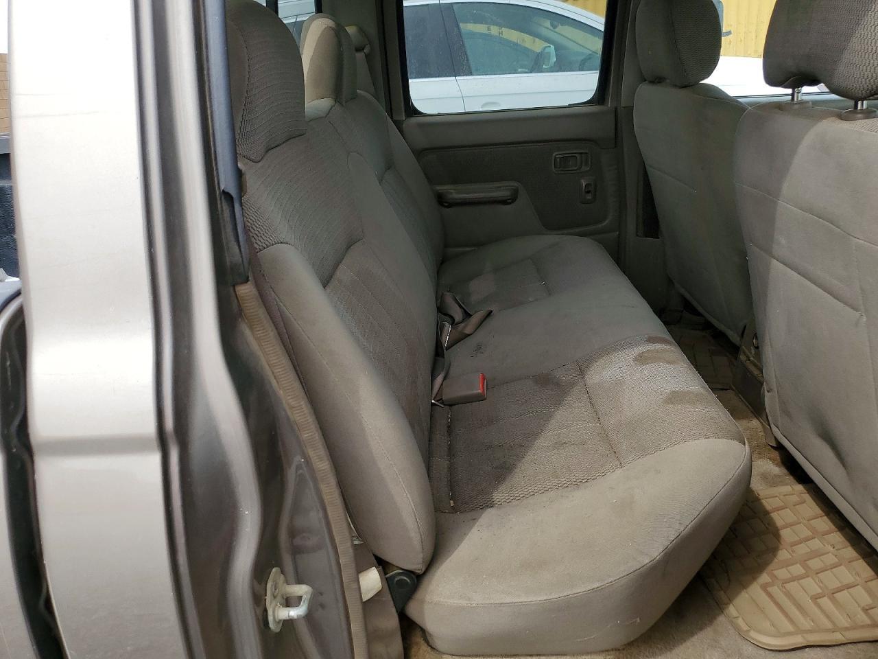 2004 Nissan Frontier XE-V6