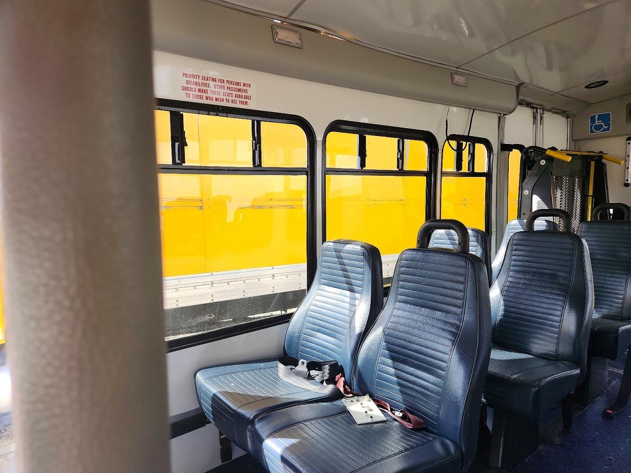 2017 Ford Econoline E450 Super Duty Cutaway Van