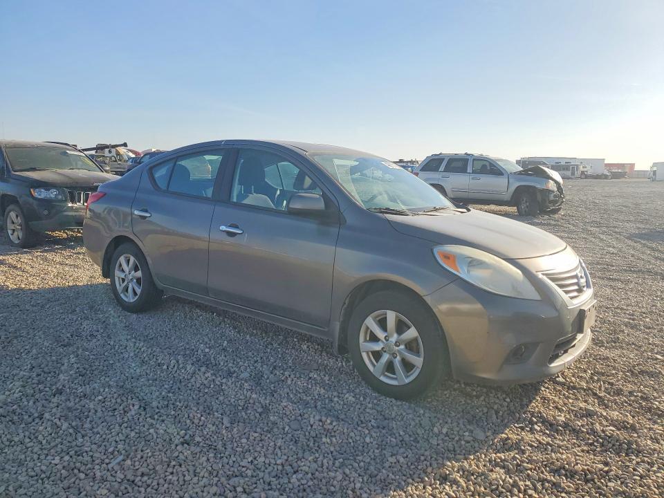 2012 Nissan Versa 1.6 s