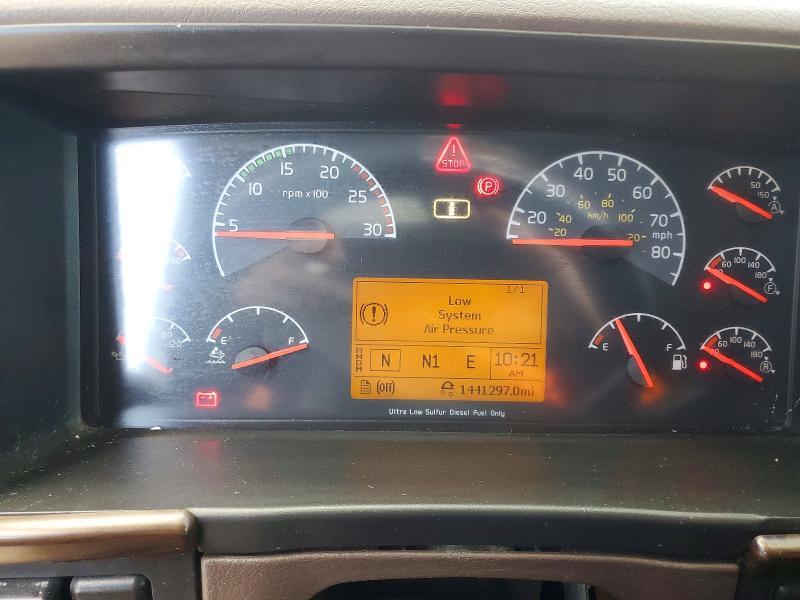 2017 Volvo VNL Semi Truck