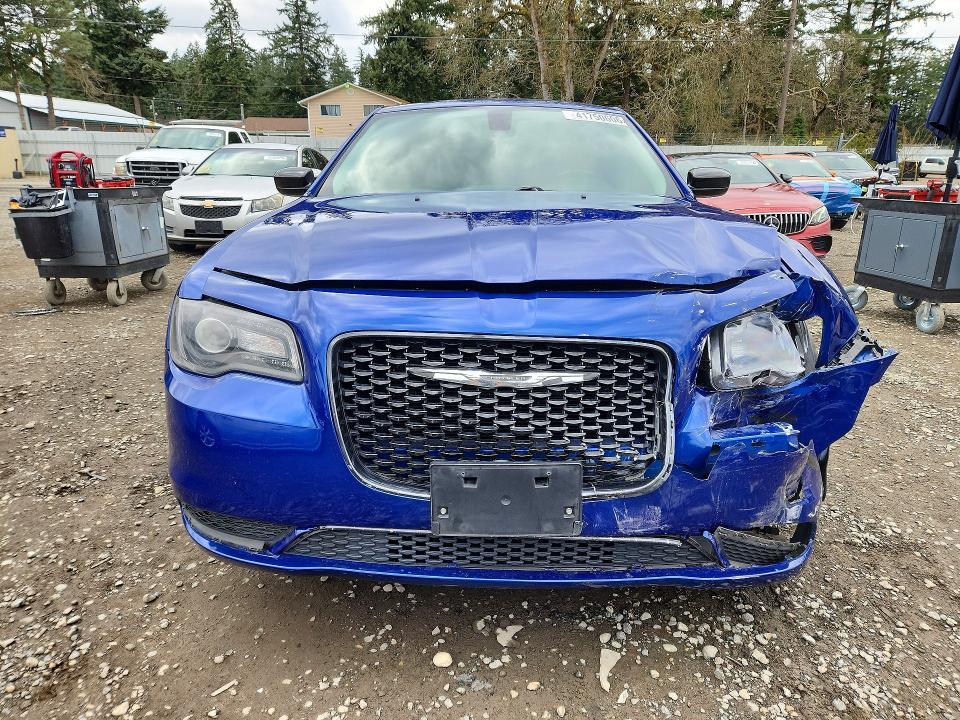 2018 Chrysler 300 Touring