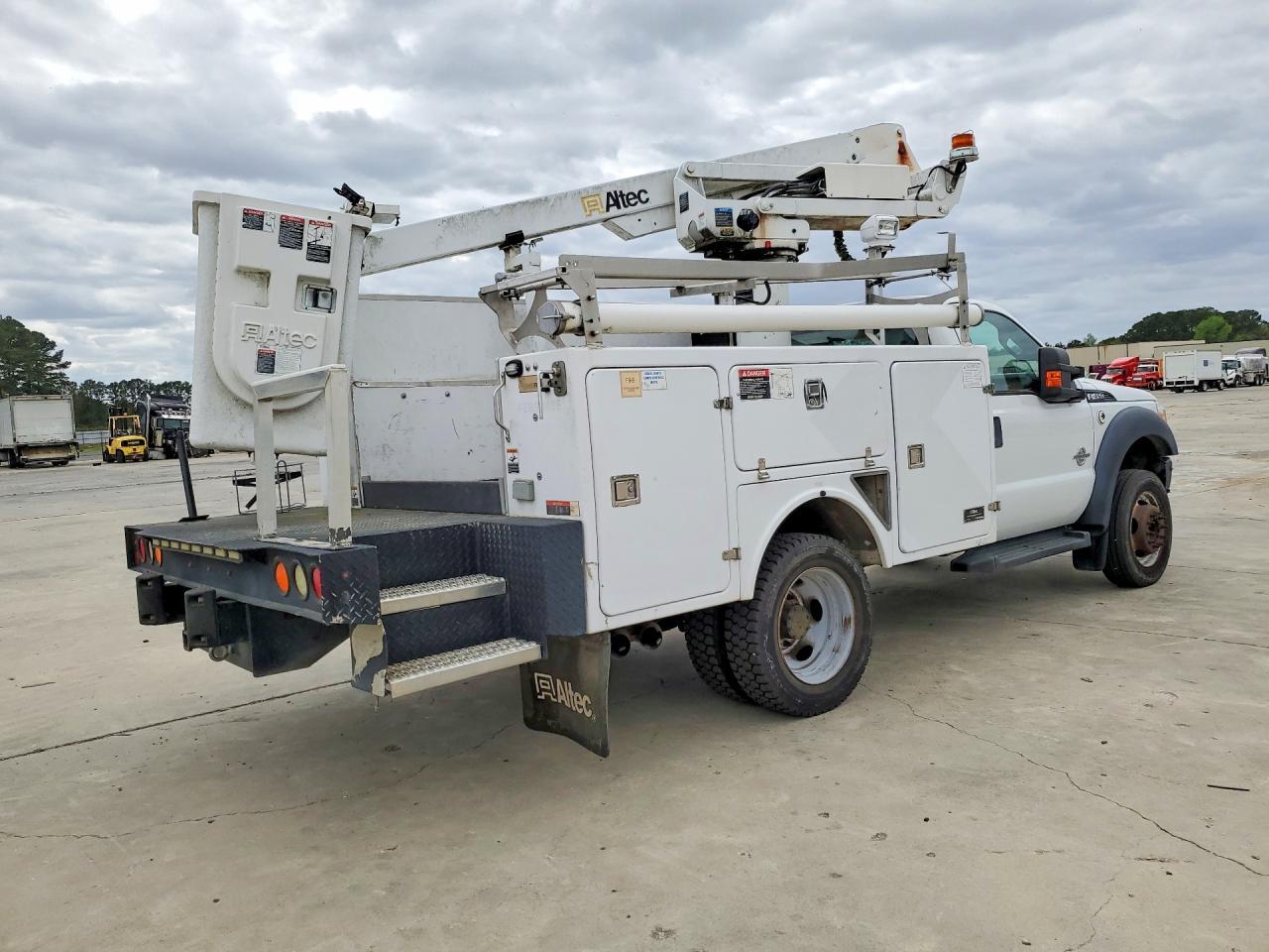 2015 Ford F450 Super Duty Bucket Truck