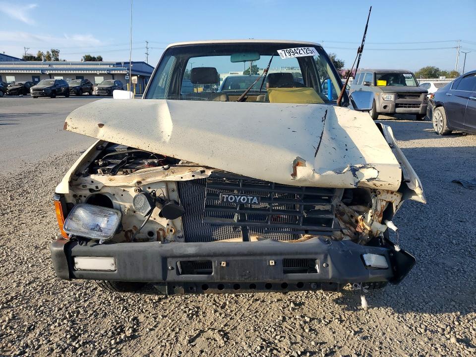 1984 Toyota Pickup Deluxe
