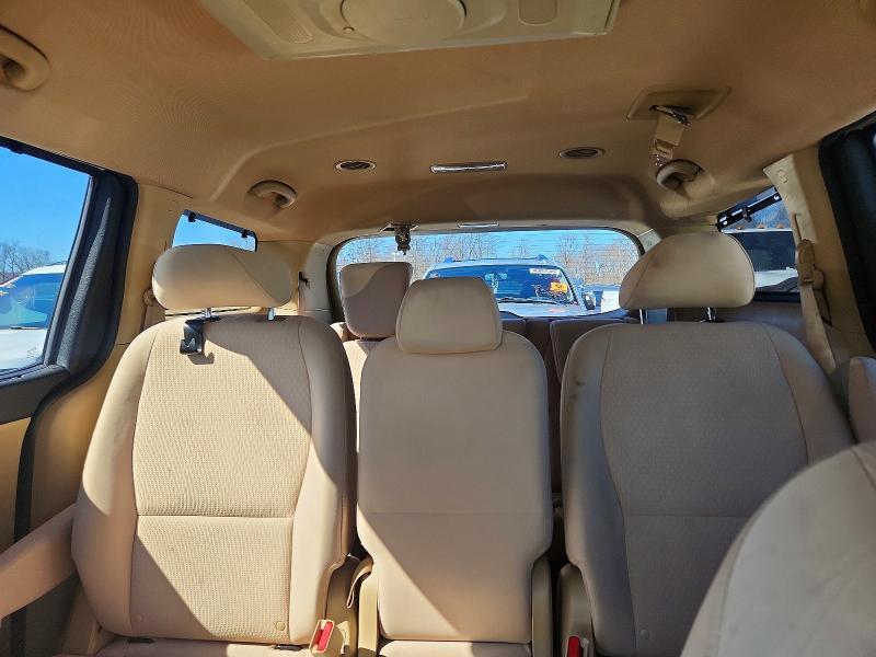 2016 KIA Sedona lx