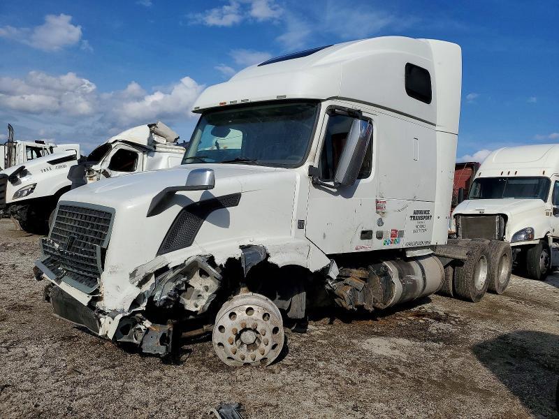 2014 Volvo Vnl Semi Truck