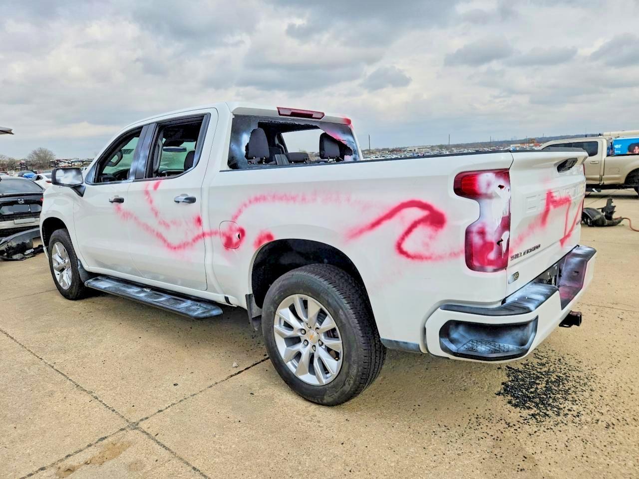 2024 Chevrolet Silverado C1500 Custom