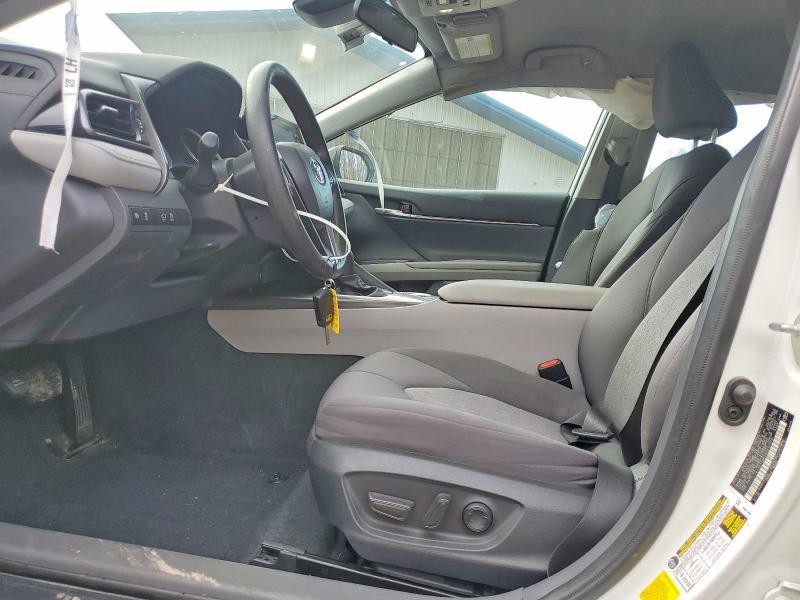 2024 Toyota Camry le