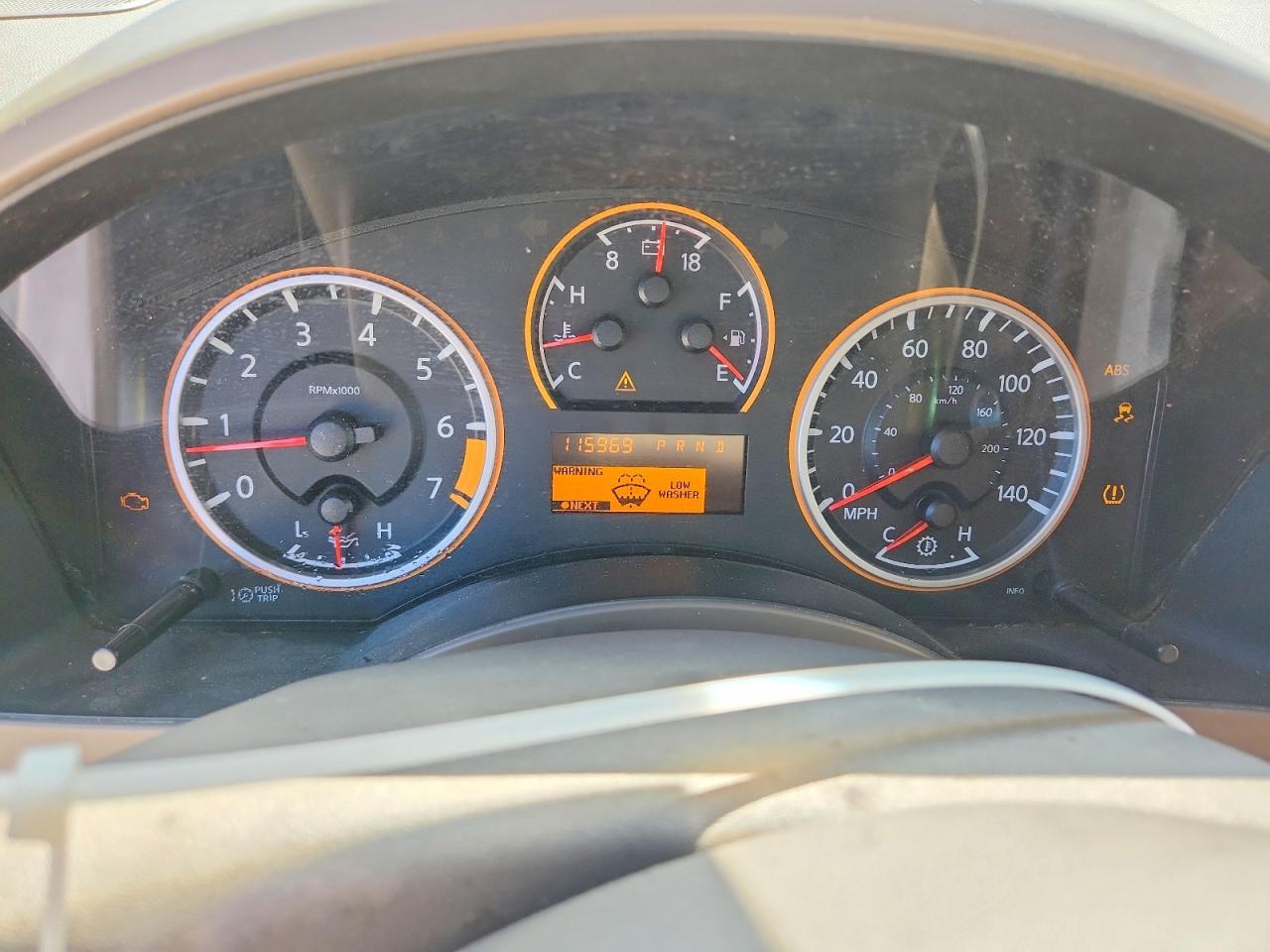 2015 Nissan Titan SV