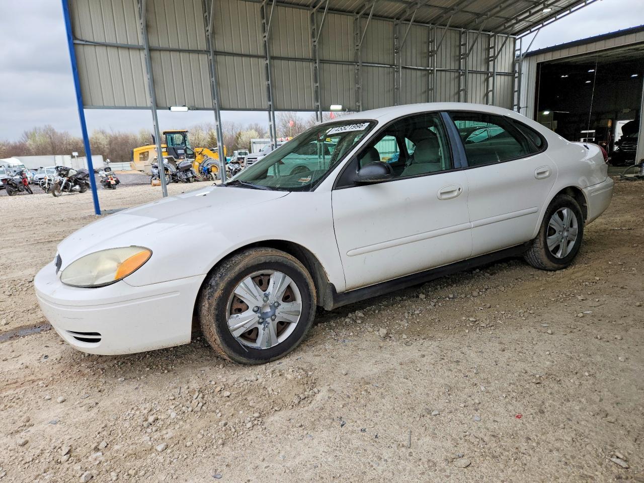 2005 Ford Taurus se